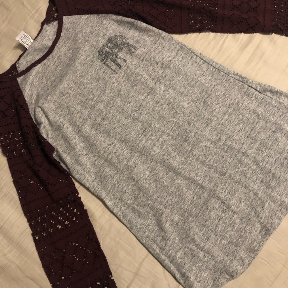 Lace sleeve shirt